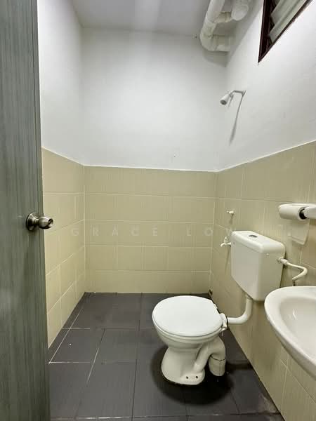 Rumah Bandar untuk Disewa di Johor Bahru (Johor) - Grace Low - Bathroom - PropertyGuru.com.my