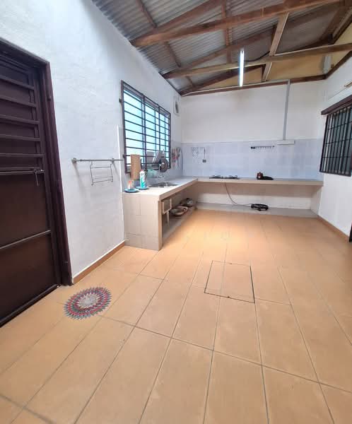 Rumah Teres 2 Tingkat untuk Dijual di Taman Puncak Jalil (Seri Kembangan) - Lily Siow - Kitchen - PropertyGuru.com.my