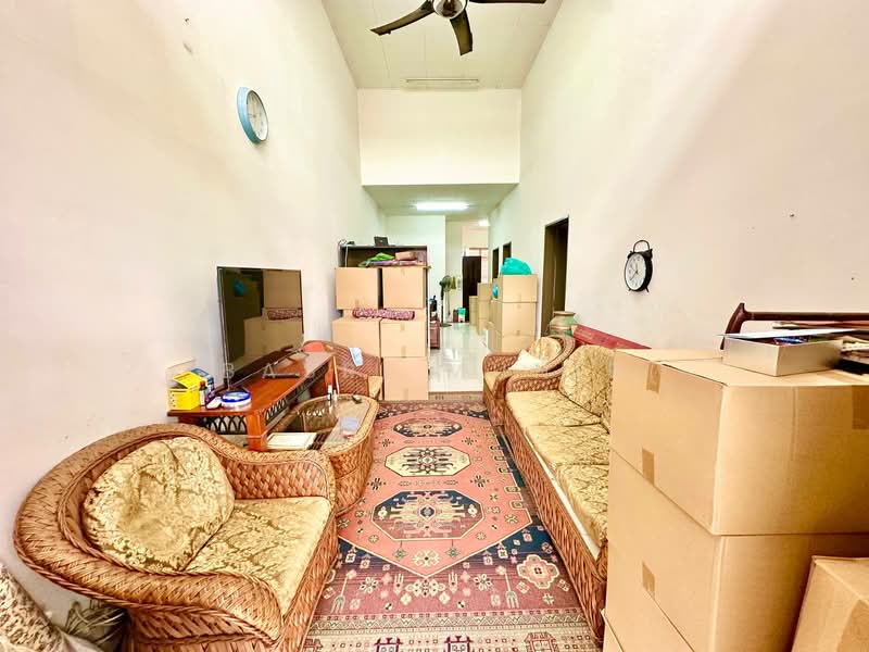 1-storey Terraced House for Sale in Bandar Putera 2 (Klang) - Basri Munir - Living Room - PropertyGuru.com.my