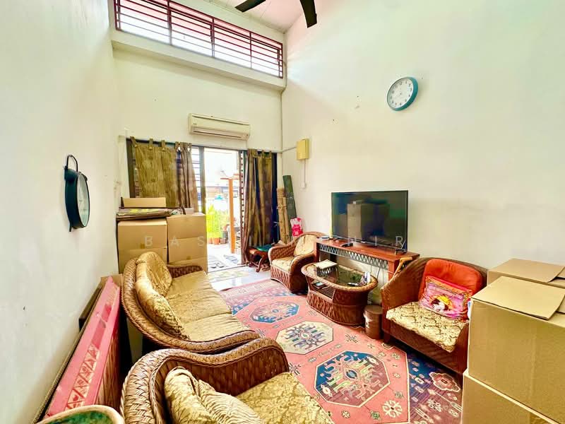 1-storey Terraced House for Sale in Bandar Putera 2 (Klang) - Basri Munir - Living Room - PropertyGuru.com.my