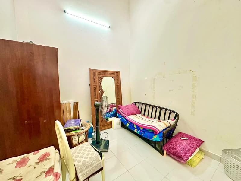 1-storey Terraced House for Sale in Bandar Putera 2 (Klang) - Basri Munir - Bedroom - PropertyGuru.com.my