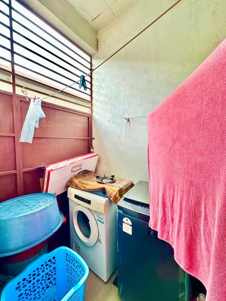 1-storey Terraced House for Sale in Bandar Putera 2 (Klang) - Basri Munir - Balcony - PropertyGuru.com.my