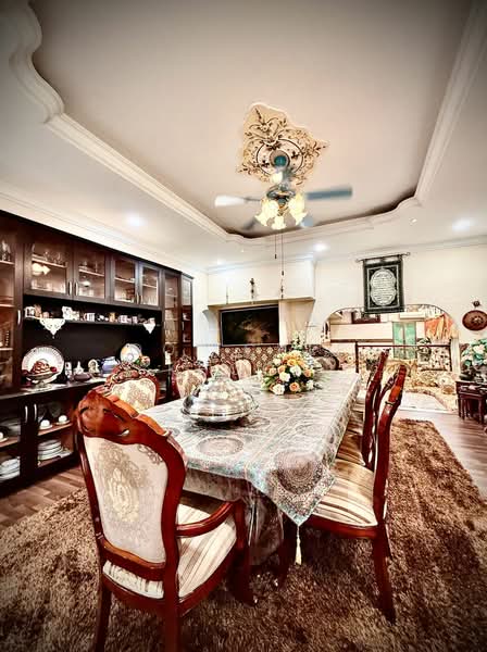 Dining Lounge
