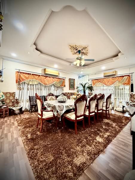 Dining Lounge