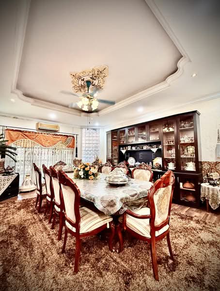 Dining Lounge