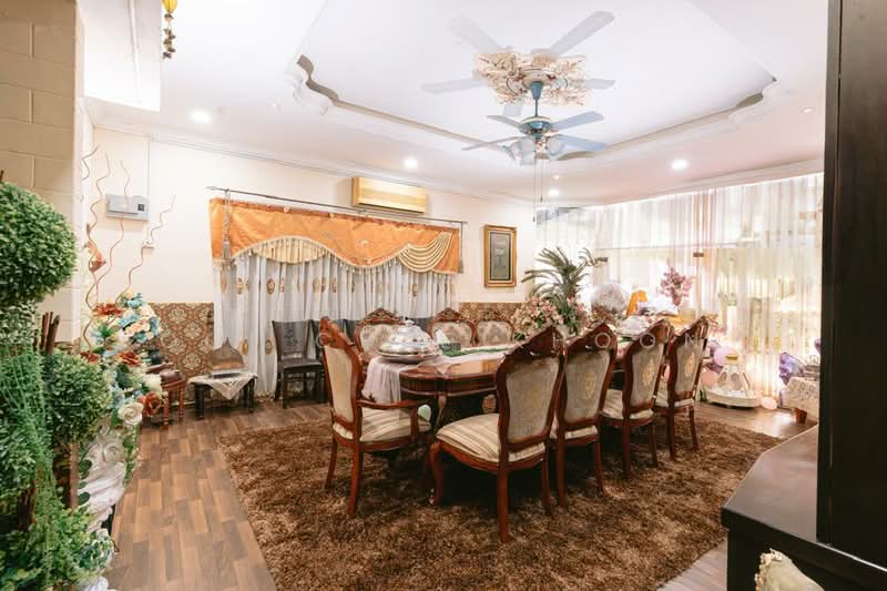 Dining Lounge