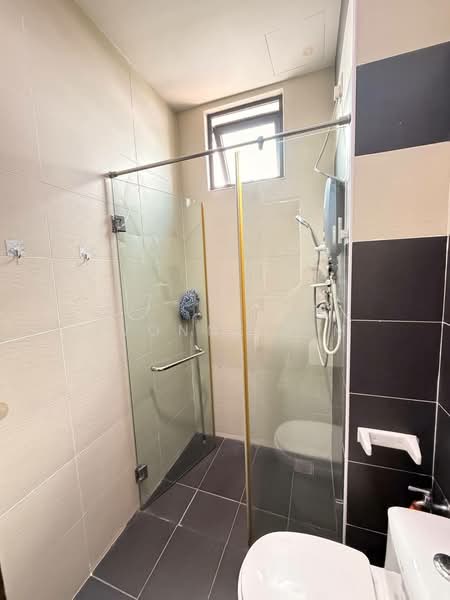 Service Residence for Sale at D'Secret Garden (Pangsapuri Kempas Indah) - Yvonne Lim - Bathroom - PropertyGuru.com.my