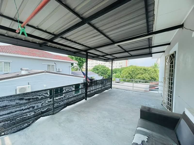 2-storey Terraced House for Sale in Bandar Puncak Alam (Puncak Alam) - Mu'izz Halim - Balcony - PropertyGuru.com.my