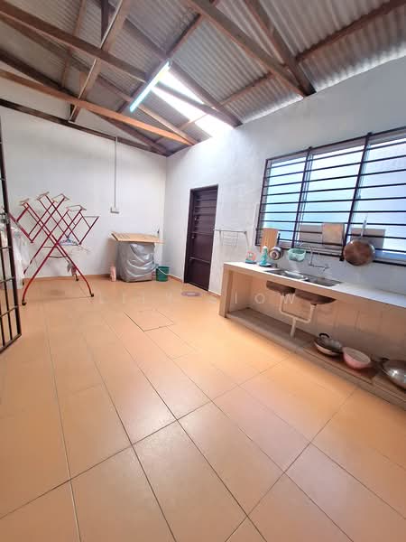 Rumah Teres 2 Tingkat untuk Dijual di Bandar Putra Permai (Seri Kembangan) - Lily Siow - Kitchen - PropertyGuru.com.my