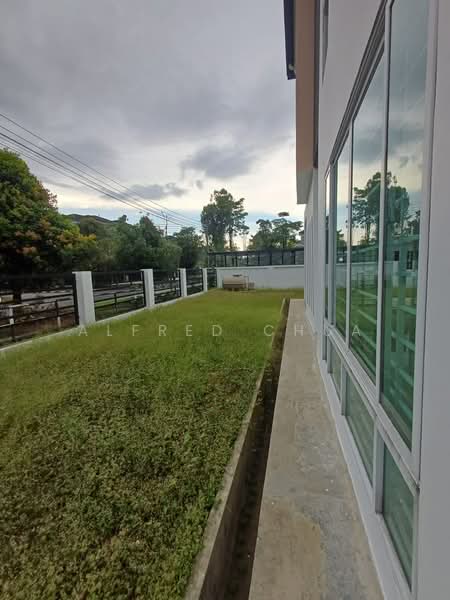 Semi-Detached House for Sale in Stapok (Kuching) - Alfred Chua - Exterior - PropertyGuru.com.my