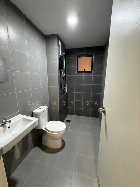 Kondominium untuk Disewa di Vierra Residence - Zeckry Saw - Bathroom - PropertyGuru.com.my