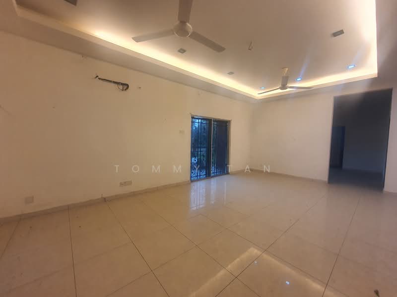 Rumah Teres 2.5 Tingkat untuk Dijual di Seri Kembangan (Selangor) - Tommy Tan - Living Room - PropertyGuru.com.my