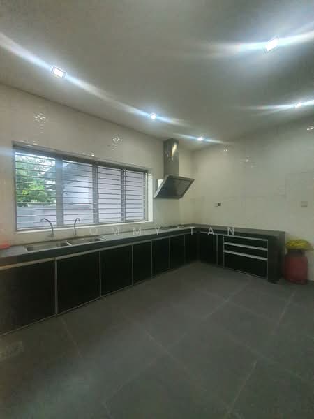 Rumah Teres 2.5 Tingkat untuk Dijual di Seri Kembangan (Selangor) - Tommy Tan - Kitchen - PropertyGuru.com.my