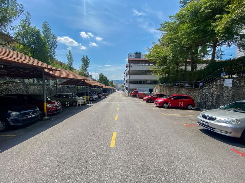 Apartment for Sale at Pangsapuri Seri Pinang - Ashraf Azwan - Car Park - PropertyGuru.com.my
