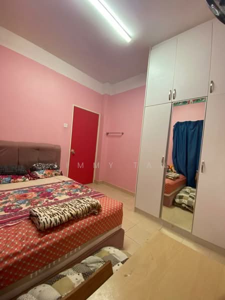 Apartment for Sale at Pangsapuri Kasuarina - Jimmy Tan - Bedroom - PropertyGuru.com.my