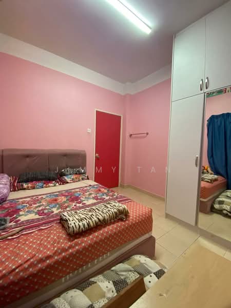 Apartment for Sale at Pangsapuri Kasuarina - Jimmy Tan - Bedroom - PropertyGuru.com.my