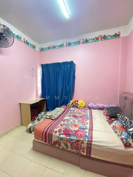 Apartment for Sale at Pangsapuri Kasuarina - Jimmy Tan - Bedroom - PropertyGuru.com.my