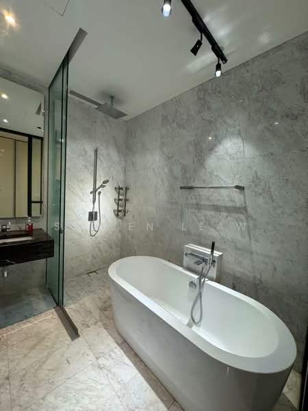 Service Residence for Rent at Banyan Tree Signatures - Steven Leaw - Master Bathroom - PropertyGuru.com.my
