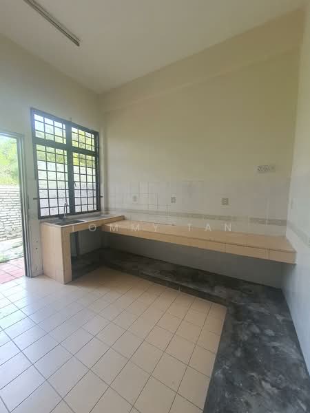 2-storey Terraced House for Sale in Nilai (Negeri Sembilan) - Tommy Tan - Kitchen - PropertyGuru.com.my