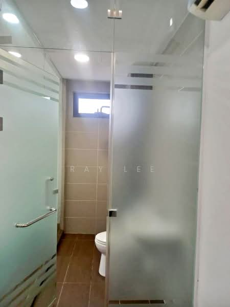 Servis Apartment untuk Disewa di Pacific Star - Ray Lee - Bathroom - PropertyGuru.com.my