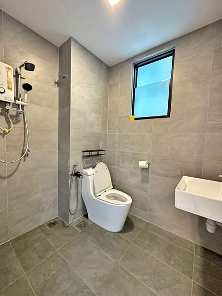 Service Residence for Sale at Sunsuria Forum - Ray Lee - Bathroom - PropertyGuru.com.my
