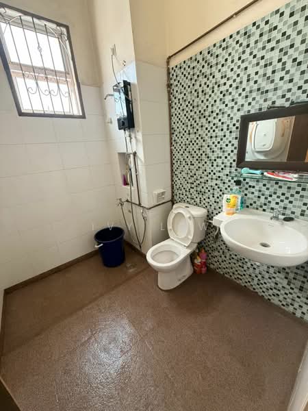 2-storey Terraced House for Rent in Taman Lagenda Putra (Kulai) - Ivy Low - Bathroom - PropertyGuru.com.my
