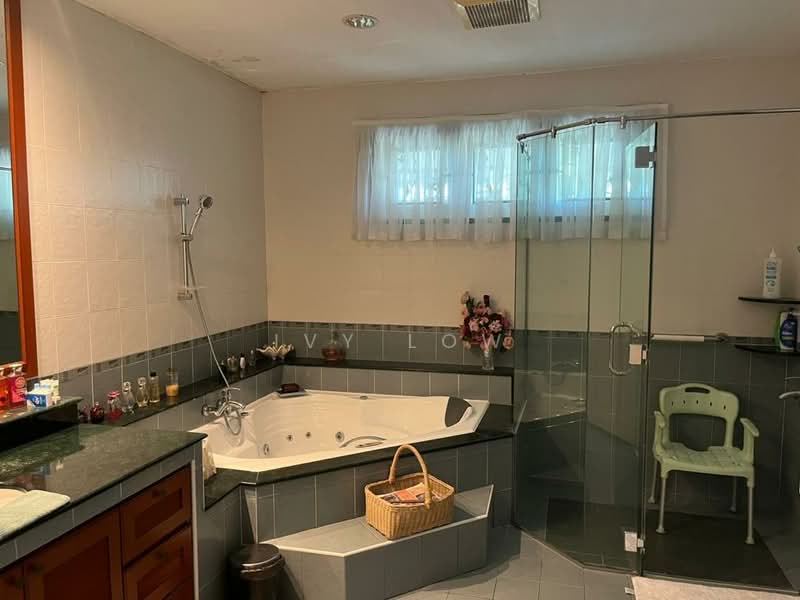 Rumah Banglo untuk Dijual di Taman Stulang Laut (Johor Bahru) - Ivy Low - Bathroom - PropertyGuru.com.my