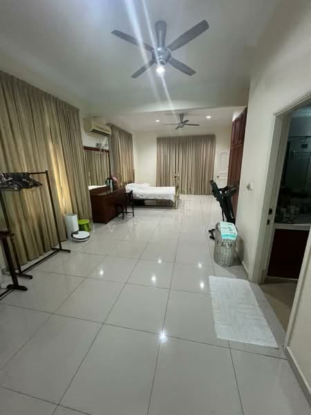 Rumah Banglo untuk Dijual di Taman Stulang Laut (Johor Bahru) - Ivy Low - Bedroom - PropertyGuru.com.my