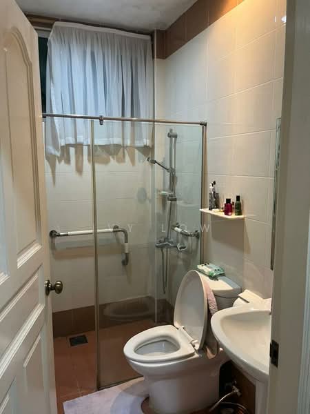 Rumah Banglo untuk Dijual di Taman Stulang Laut (Johor Bahru) - Ivy Low - Bathroom - PropertyGuru.com.my
