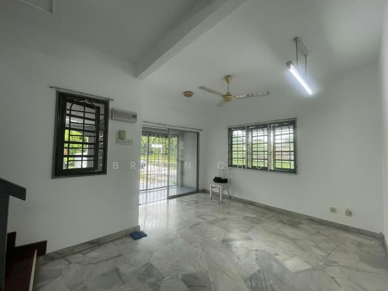 Rumah Teres 2 Tingkat untuk Dijual di Usj 3 (Subang Jaya) - Bryan Cho - Living Room - PropertyGuru.com.my