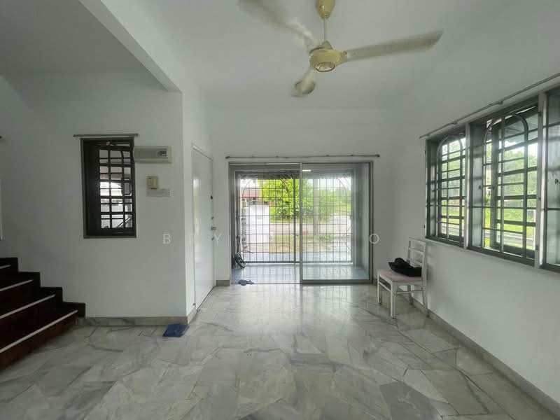 Rumah Teres 2 Tingkat untuk Dijual di Usj 3 (Subang Jaya) - Bryan Cho - Living Room - PropertyGuru.com.my