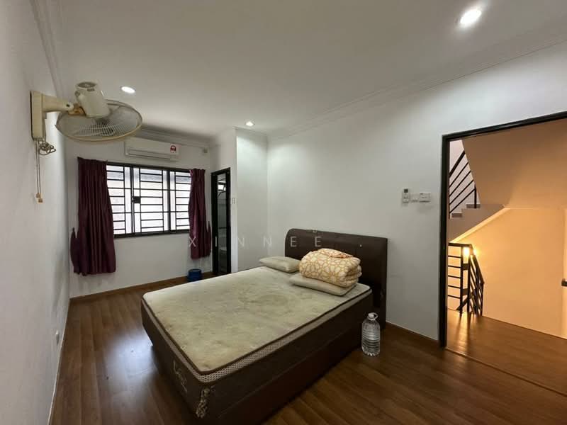 3-storey Terraced House for Rent in Teluk Kumbar (Penang) - Xinnee . - Bedroom - PropertyGuru.com.my
