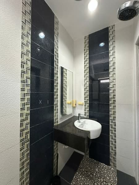 3-storey Terraced House for Rent in Teluk Kumbar (Penang) - Xinnee . - Bathroom - PropertyGuru.com.my
