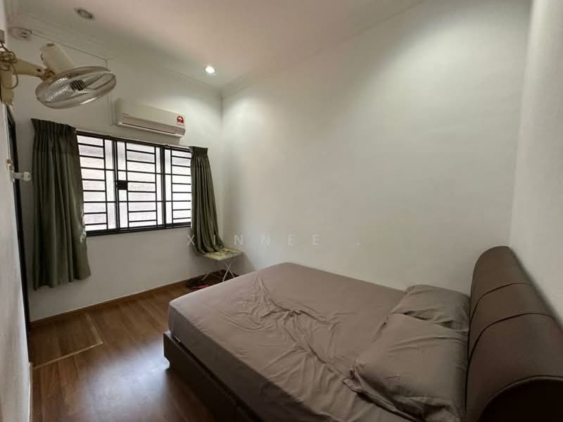 3-storey Terraced House for Rent in Teluk Kumbar (Penang) - Xinnee . - Bedroom - PropertyGuru.com.my