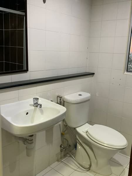 Kondominium untuk Disewa di The Tamarind - Charmaine Wong - Bathroom - PropertyGuru.com.my