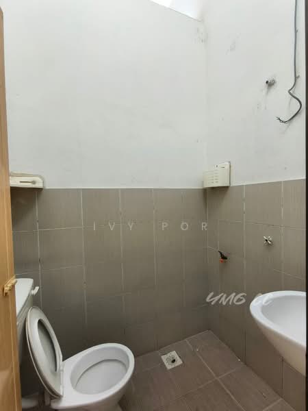 1-storey Terraced House for Sale in Telok Panglima Garang (Selangor) - Ivy Por - Bathroom - PropertyGuru.com.my
