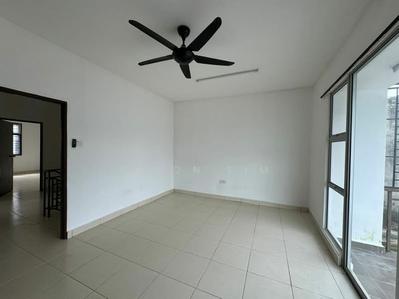 Rumah Teres 2 Tingkat untuk Dijual di Taman Scientex Senai (Senai) - Jason Sim - Living Room - PropertyGuru.com.my