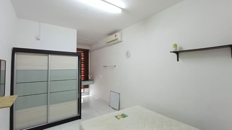 2-storey Terraced House for Sale in Taman Bestari Indah (Ulu Tiram) - Ivy Low - Bedroom - PropertyGuru.com.my