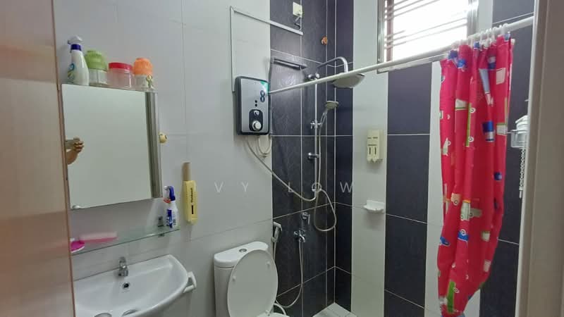 2-storey Terraced House for Sale in Taman Bestari Indah (Ulu Tiram) - Ivy Low - Bathroom - PropertyGuru.com.my