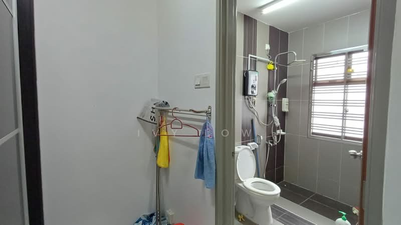 2-storey Terraced House for Sale in Taman Bestari Indah (Ulu Tiram) - Ivy Low - Bathroom - PropertyGuru.com.my