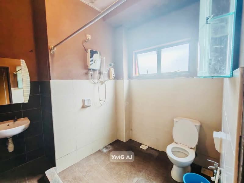 Semi-Detached House for Sale in Taman Bunga Raya (Klang) - Ivy Por - Bathroom - PropertyGuru.com.my
