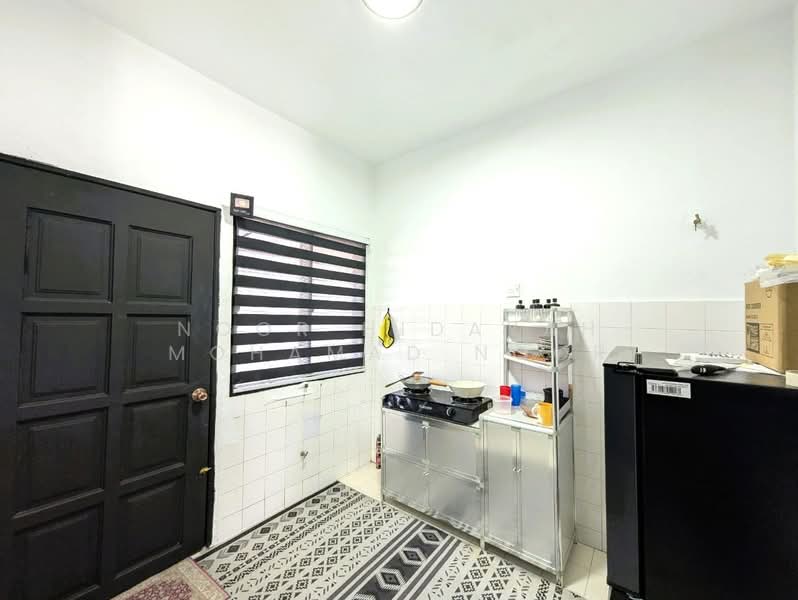 2-storey Terraced House for Sale in Bukit Sentosa (Rawang) - Noor Hidayah Mohamad Noor - Kitchen - PropertyGuru.com.my