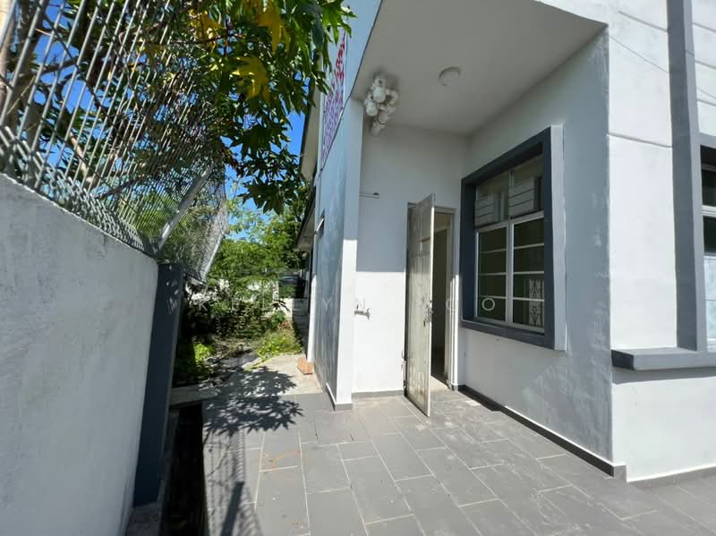 Semi-Detached House for Sale in Taman Limbongan Jaya (Klebang) - Kellyn Foo - PropertyGuru.com.my