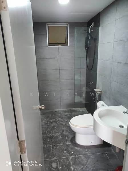 Kondominium untuk Dijual di Platinum OUG Residence - Kiwi Nyew - Bathroom - PropertyGuru.com.my