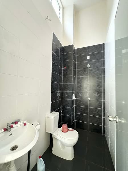 1-storey Terraced House for Sale in Kulai (Johor) - Elaine Sim - Bathroom - PropertyGuru.com.my
