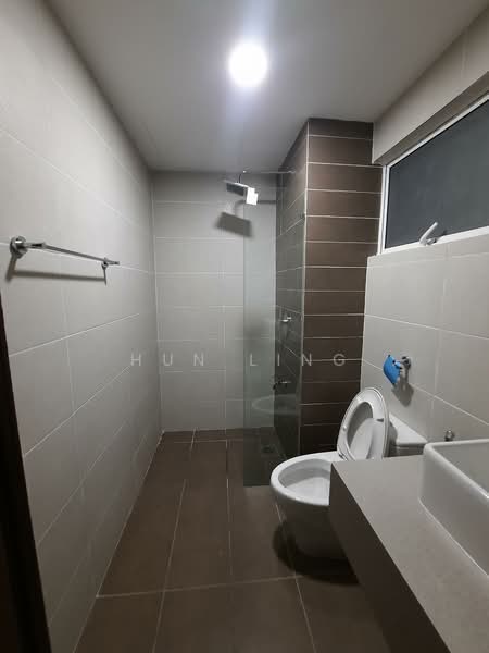 Condominium for Rent at Paraiso Residence @ The Earth - Hun Ling - Bathroom - PropertyGuru.com.my
