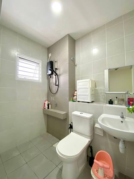 Rumah Teres 2 Tingkat untuk Disewa di Hulu Langat (Selangor) - Erin Yusof - Bathroom - PropertyGuru.com.my