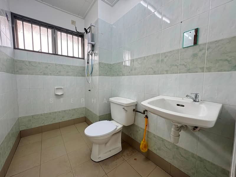 Rumah Teres untuk Disewa di Bandar Botanic (Klang) - Stephanie Yap - Bathroom - PropertyGuru.com.my