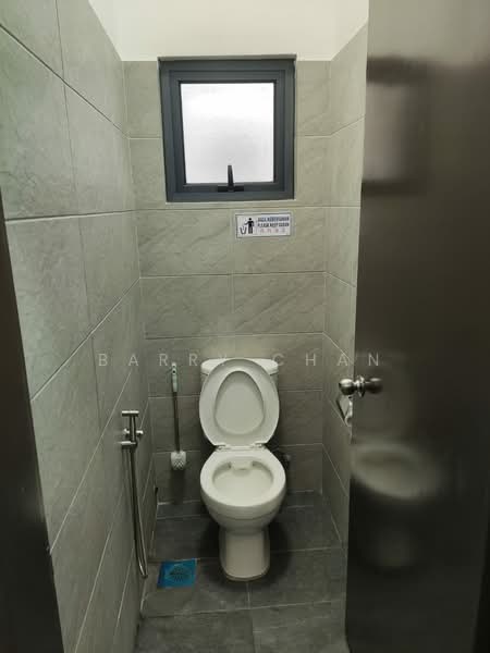 Shop / Office for Rent in Bandar Bukit Puchong 2 (Puchong) - BARRY CHAN - Bathroom - PropertyGuru.com.my