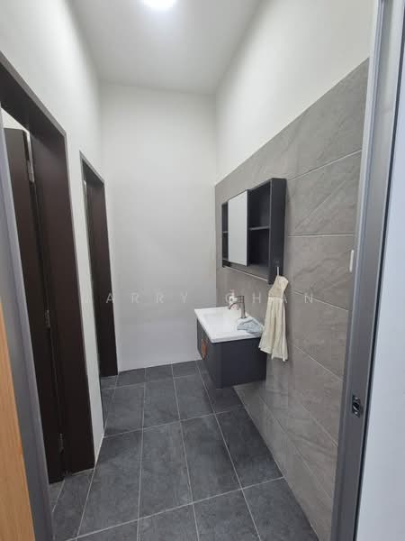 Shop / Office for Rent in Bandar Bukit Puchong 2 (Puchong) - BARRY CHAN - Bathroom - PropertyGuru.com.my